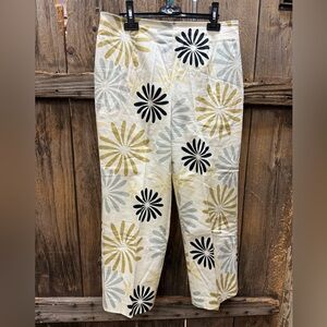 Willi Smith Women's Capris - Cream, Black, Gold, Gray Floral